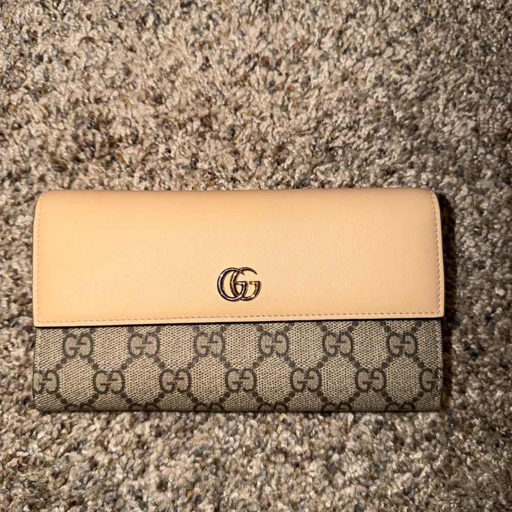 Gucci Beige and Brown Wallet - Picture 2 of 6